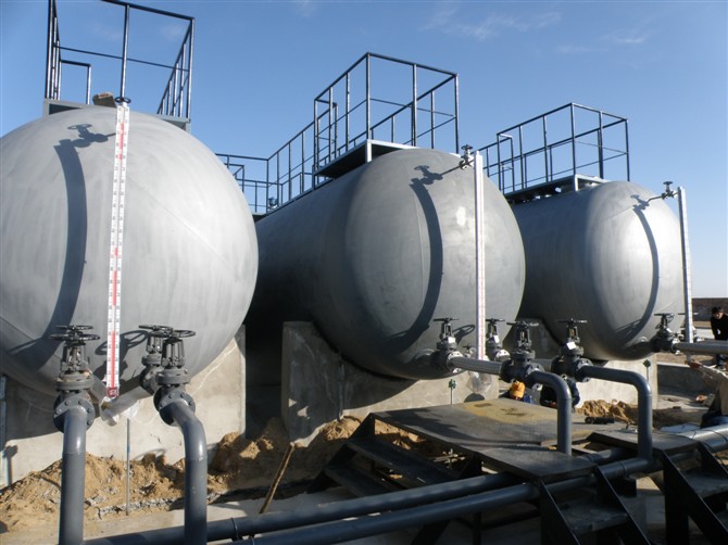 磁翻板液位計(jì)安裝現(xiàn)場